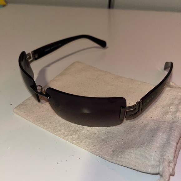 Versace sunglasses - Picture 2 of 4